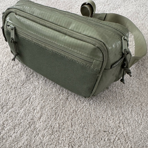 Calpak Terra Sling - Juniper Green - Picture 2 of 12